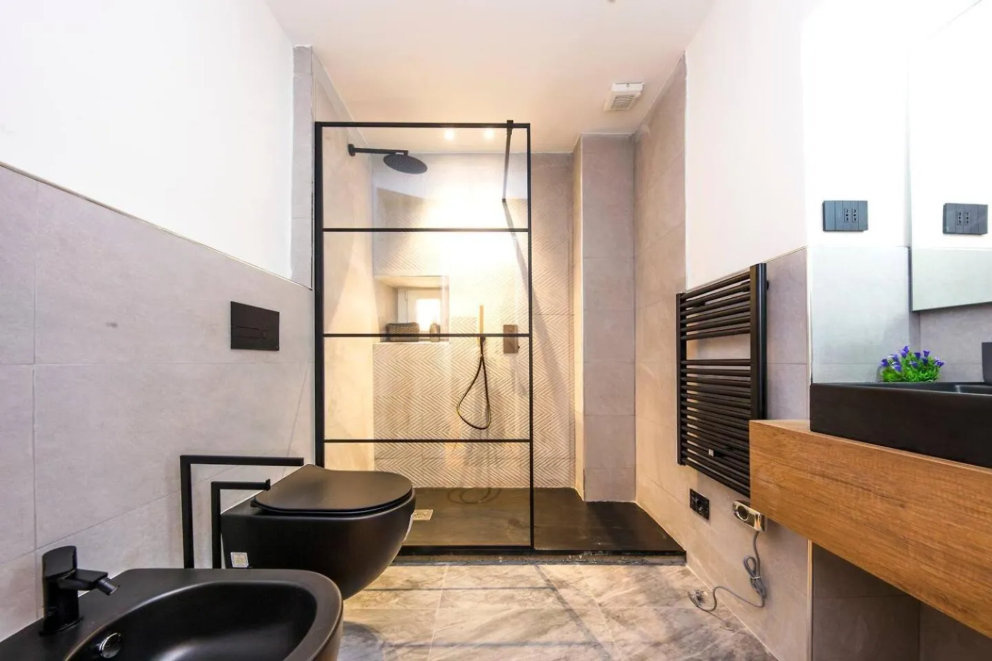 Galata House By Holiday Home 24 Γένοβα